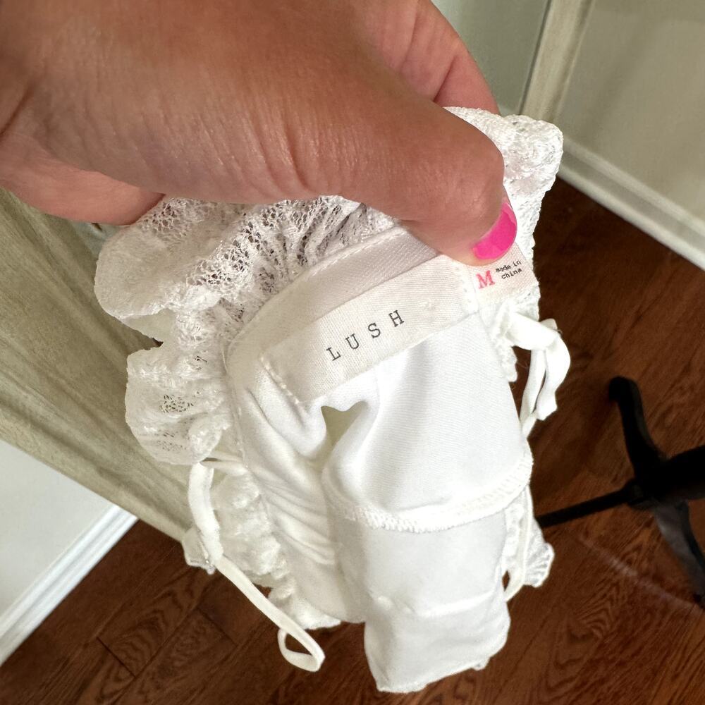 Lush Tiered Lace Cami Tank in Ivory White Women's Size Medium EUC - Picture 5 of 5